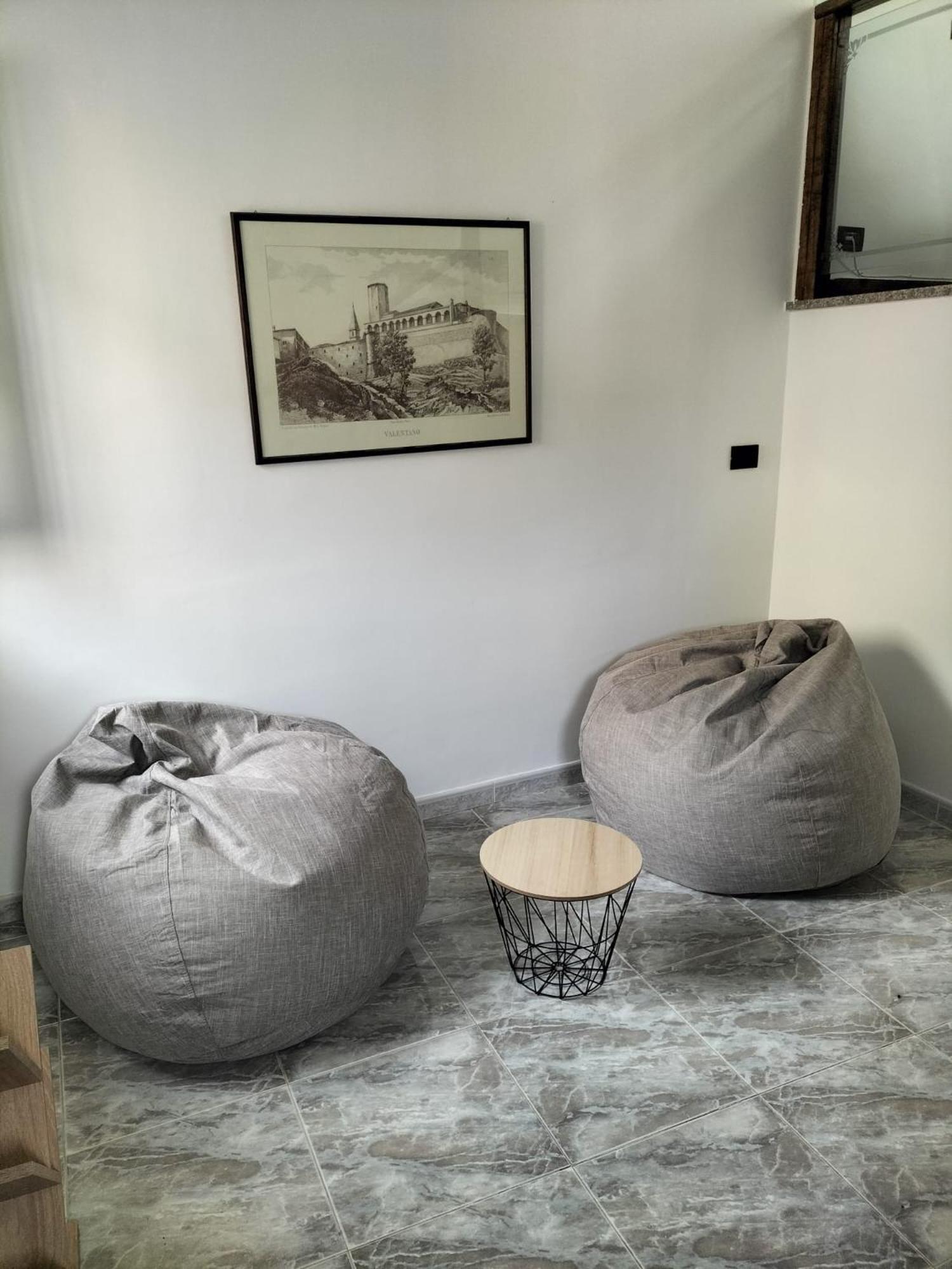 Piazza Varese Valentano Exteriér fotografie